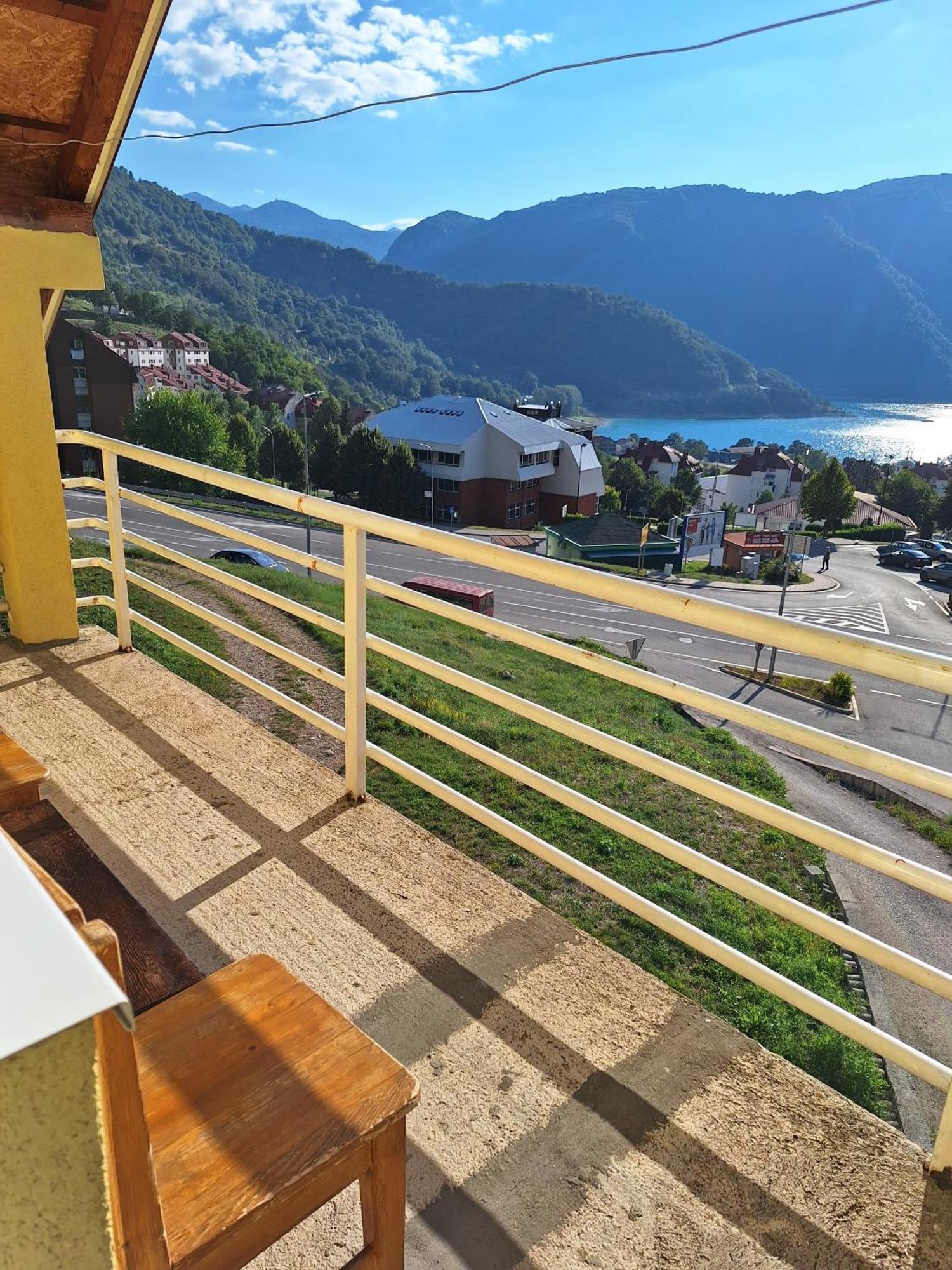 Апартаменти Apartman Ognjenovic Плужине Екстер'єр фото