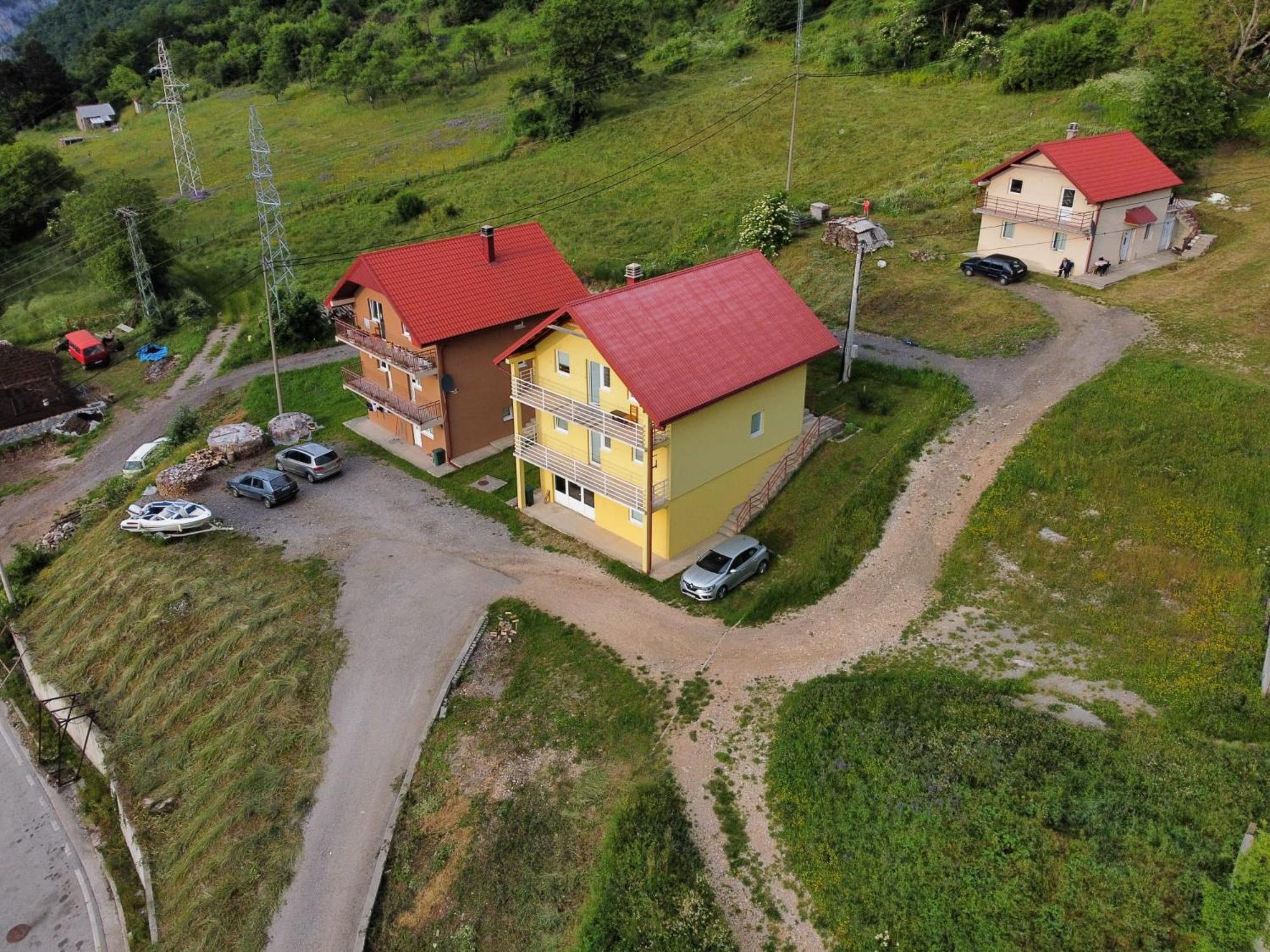 Апартаменти Apartman Ognjenovic Плужине Екстер'єр фото