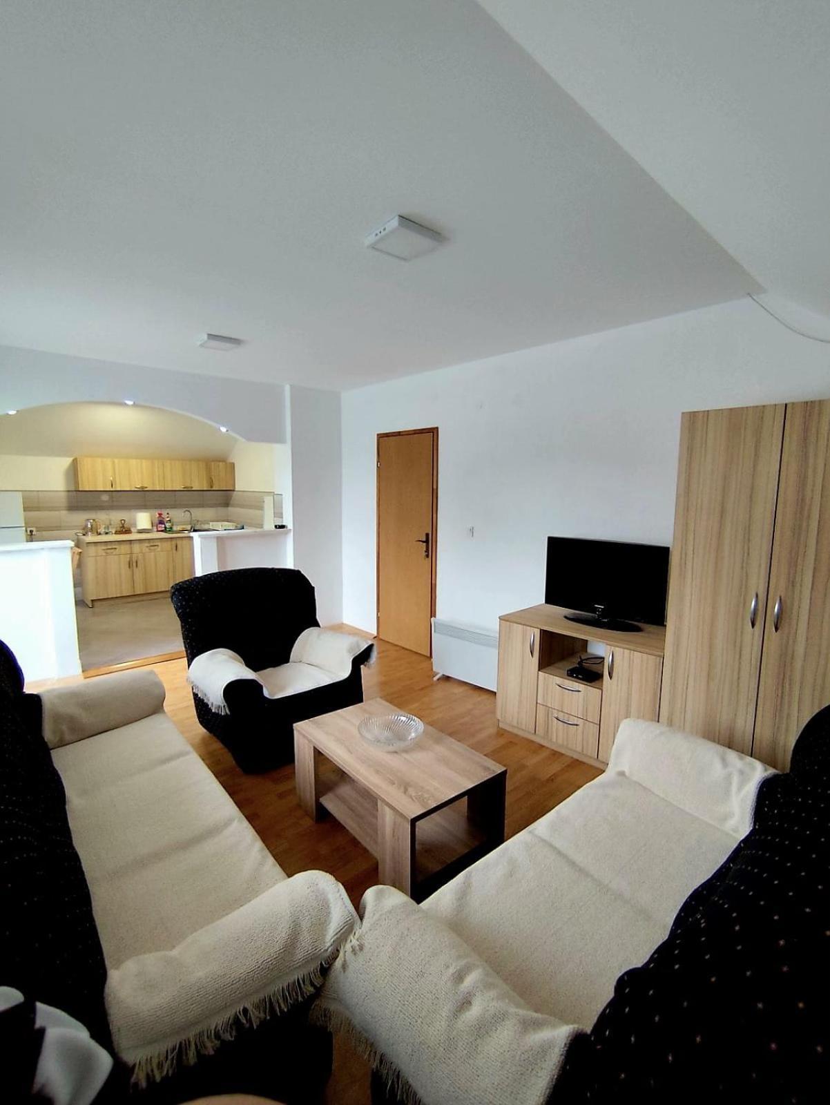 Апартаменти Apartman Ognjenovic Плужине Екстер'єр фото